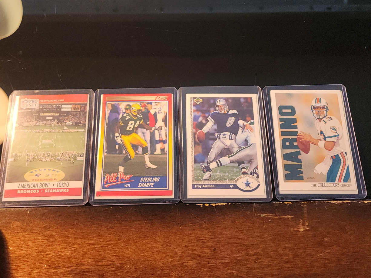 Vintage NFL Football Trading Cards thumbnail