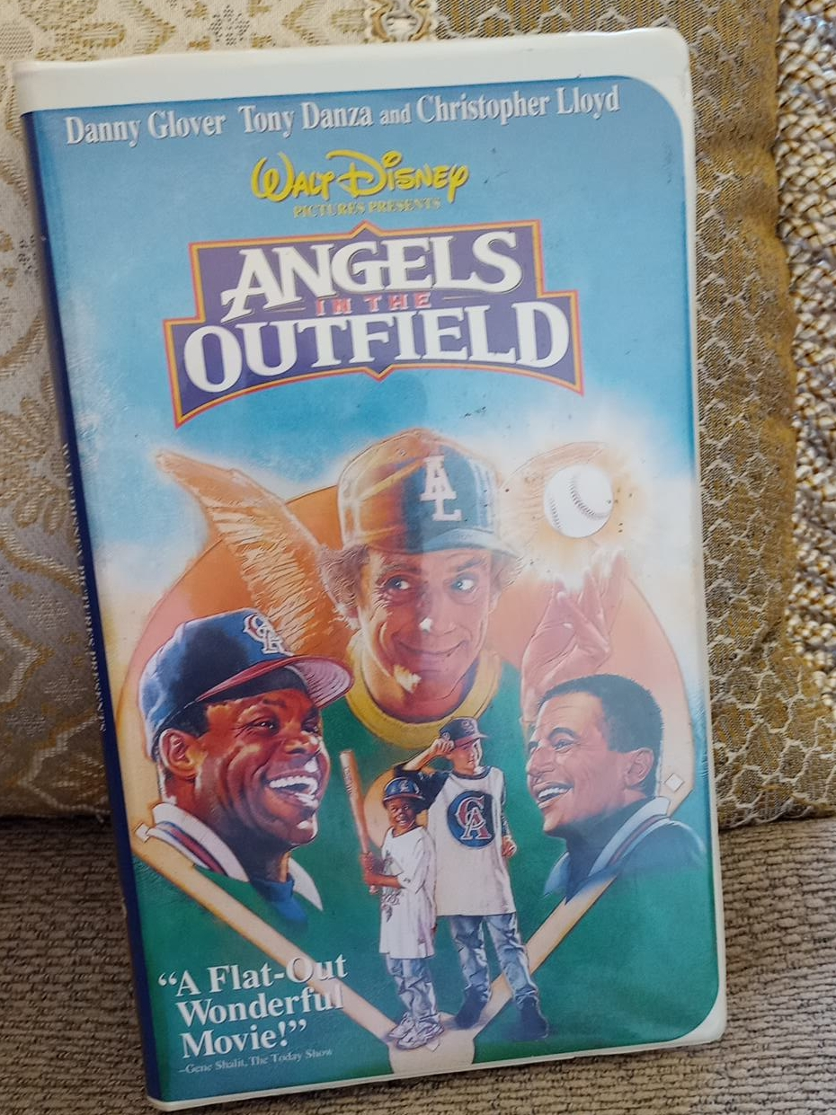Angels in the Outfield VHS Tape thumbnail