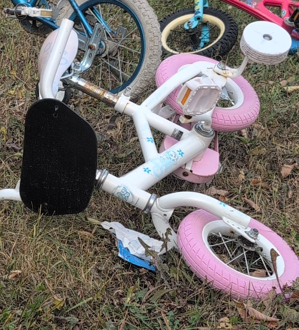 Kids' White & Pink Tricycle thumbnail
