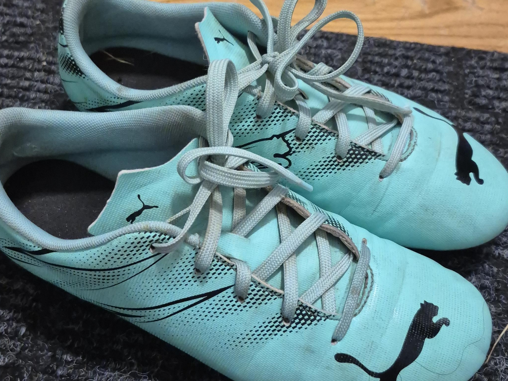 Puma Soccer Cleats - Size 7 - Outdoor/Turf Freindly