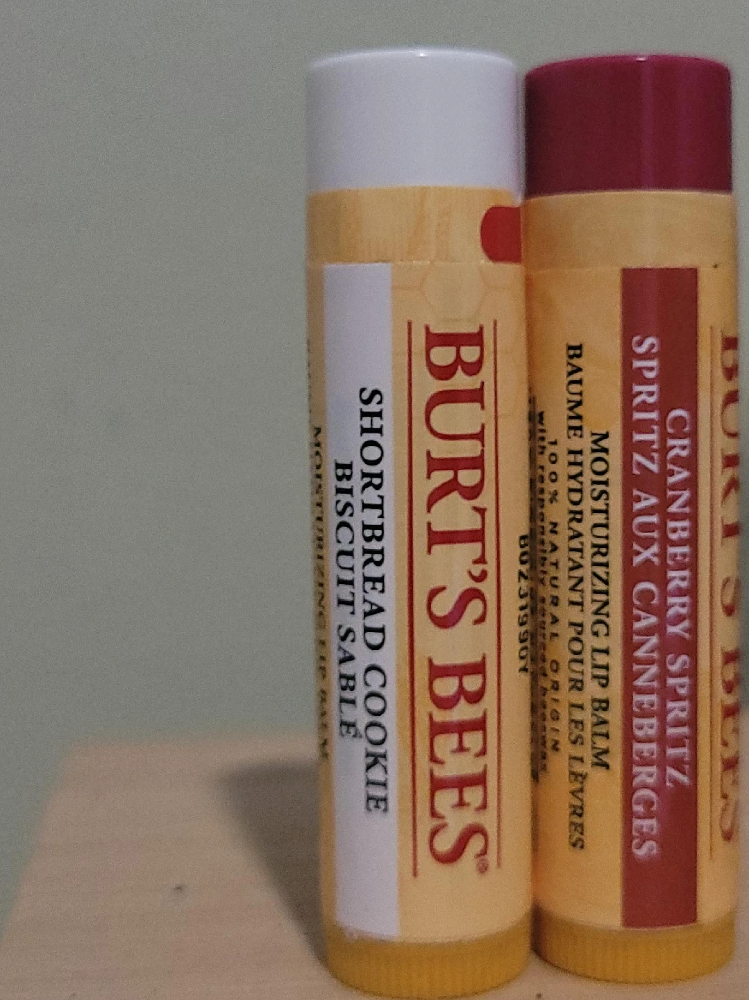Burt's Bees Lip Balm - Shortbread Cookie & Cranberry Spritz thumbnail