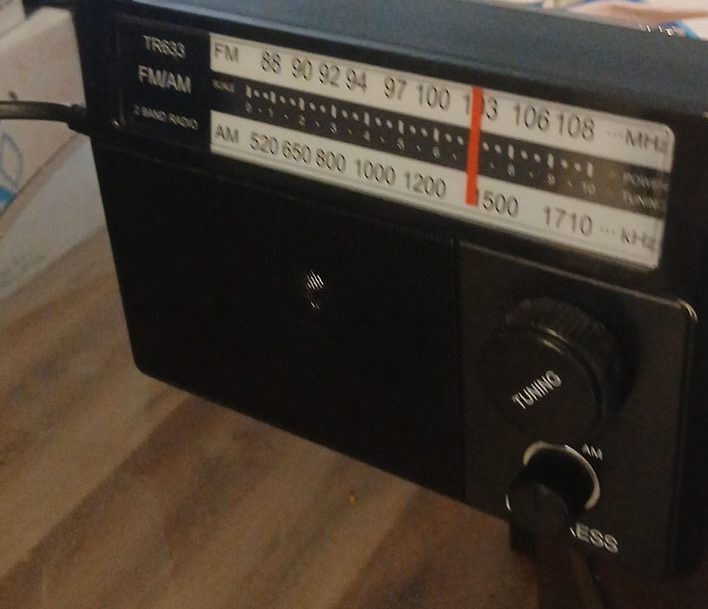 TR633 FM/AM 2 Band Radio thumbnail