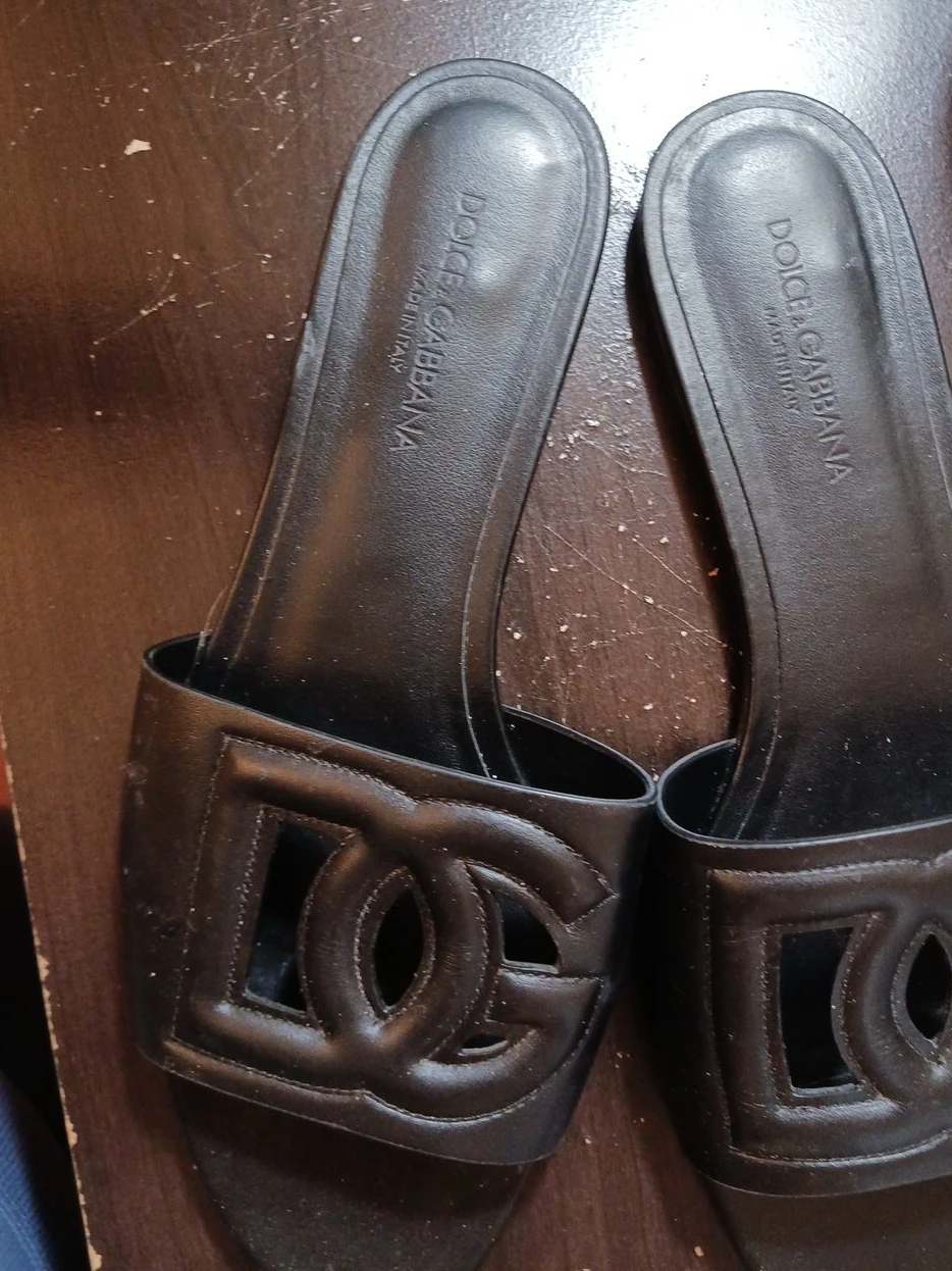 Dolce & Gabbana Black Leather Slides thumbnail