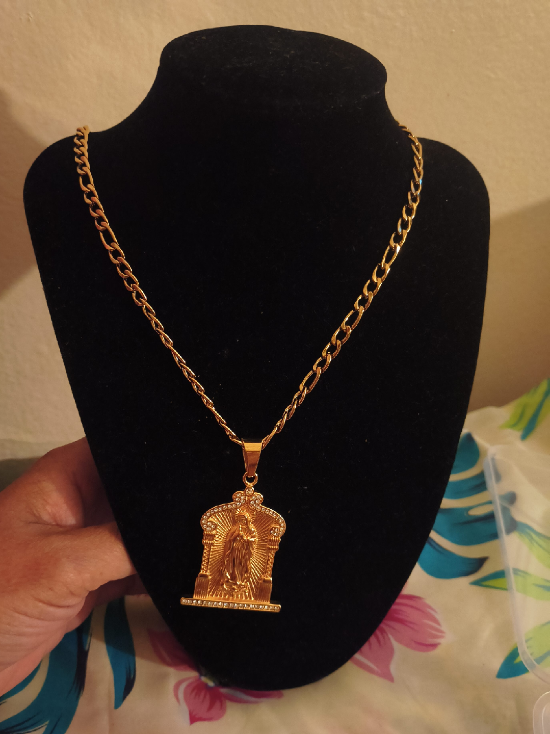 Gold Virgin Mary Pendant Necklace thumbnail