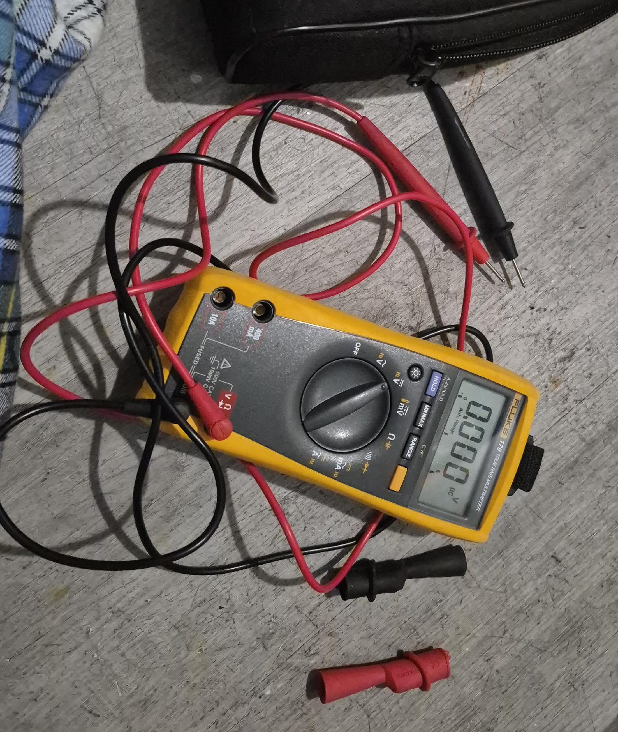 Fluke 179 True RMS Multimeter thumbnail