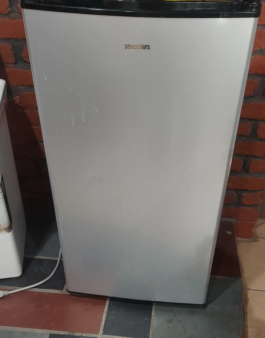 Sevenstars Mini Fridge - Great for Small Spaces