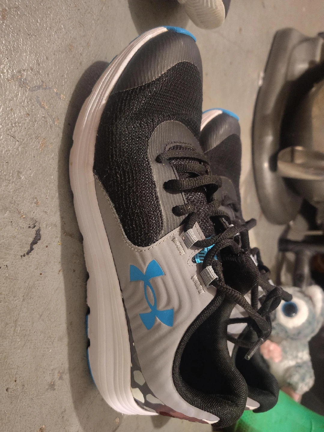 Under Armour Hustle Running Shoes 7y thumbnail