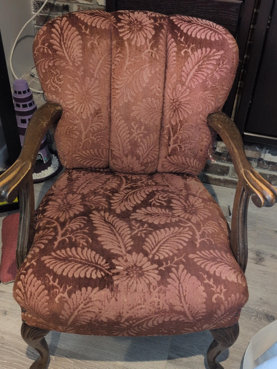 Floral Armchair - Perfect for a cozy corner! thumbnail