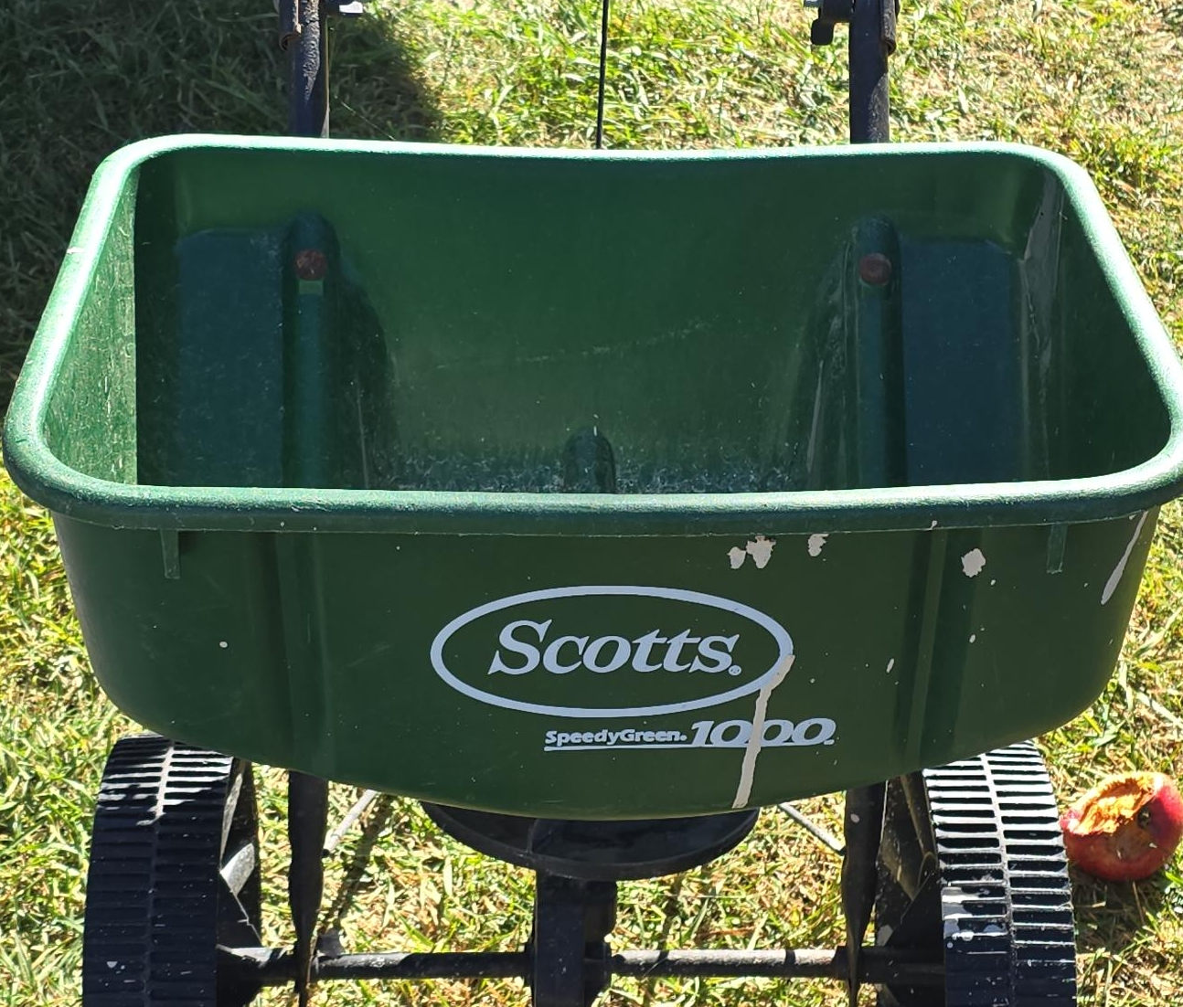Scotts SpeedyGreen 1000 Drop Spreader thumbnail