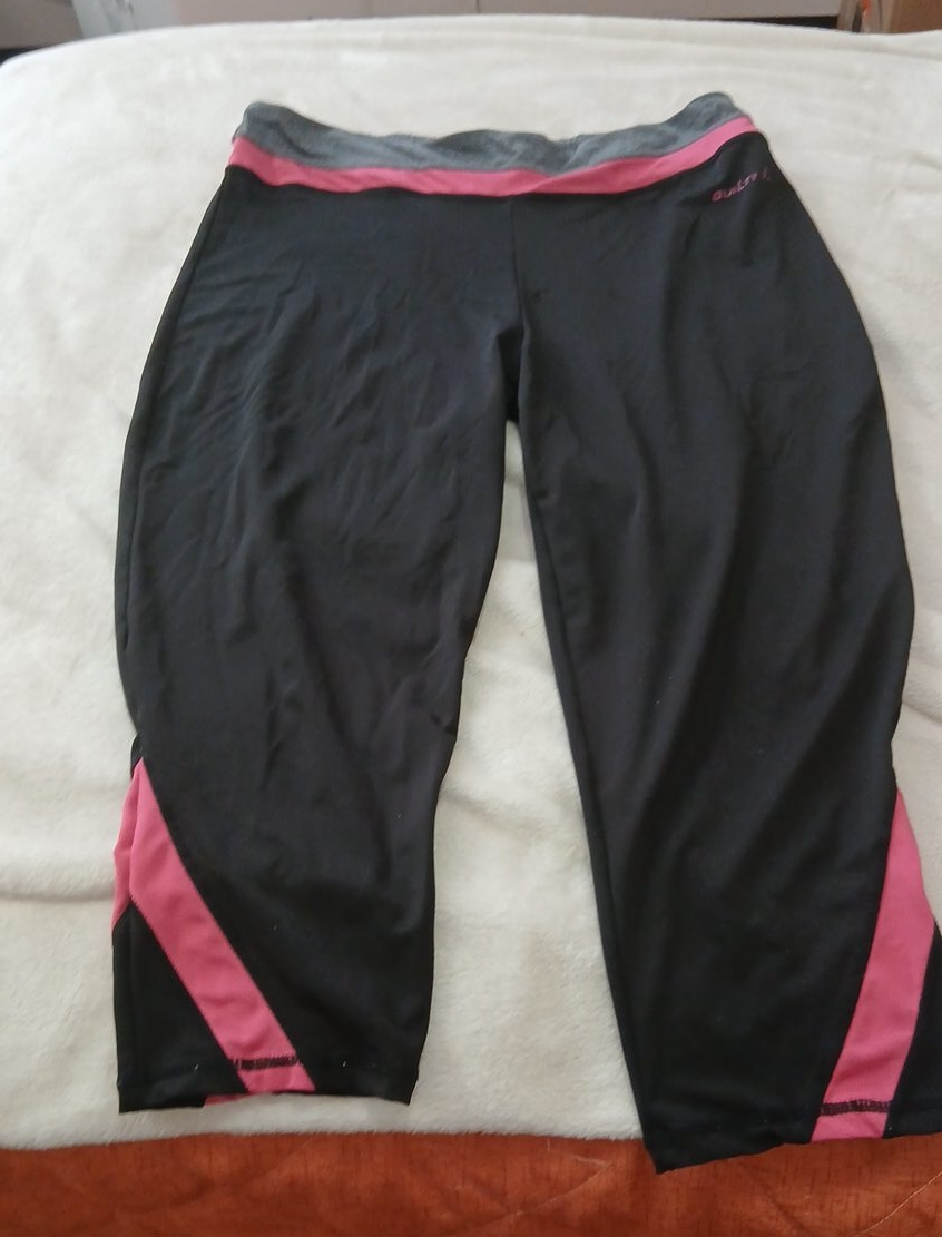 Guilty Free Black & Pink Capri Leggings