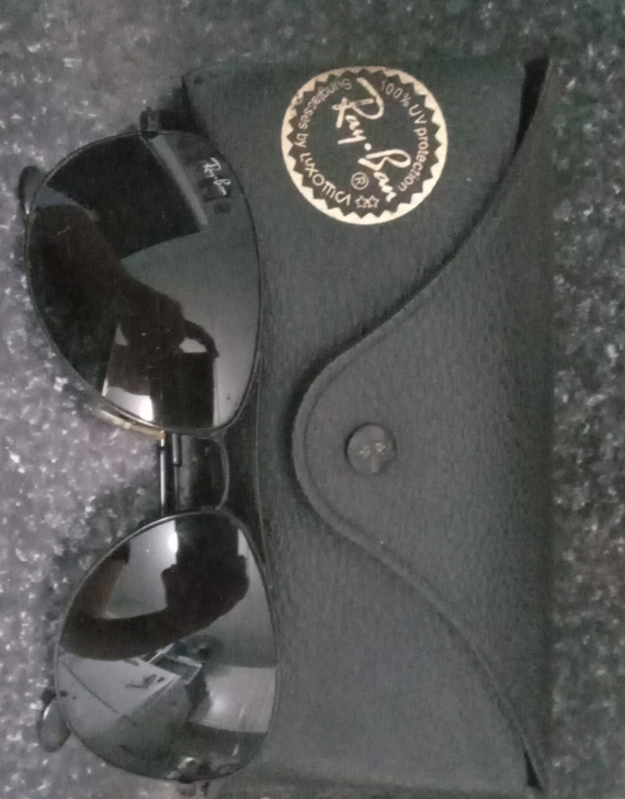 Ray-Ban Sunglasses with Case image indicator(2)