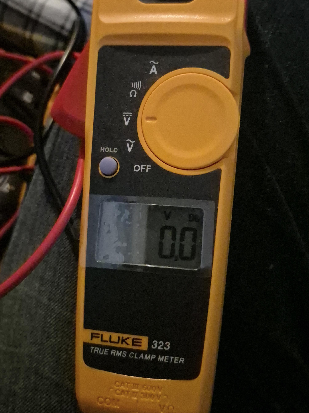 Fluke 323 True RMS Clamp Meter thumbnail
