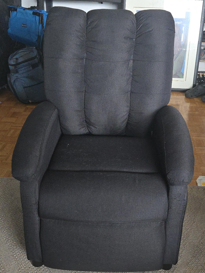 manual recliner w vibration thumbnail