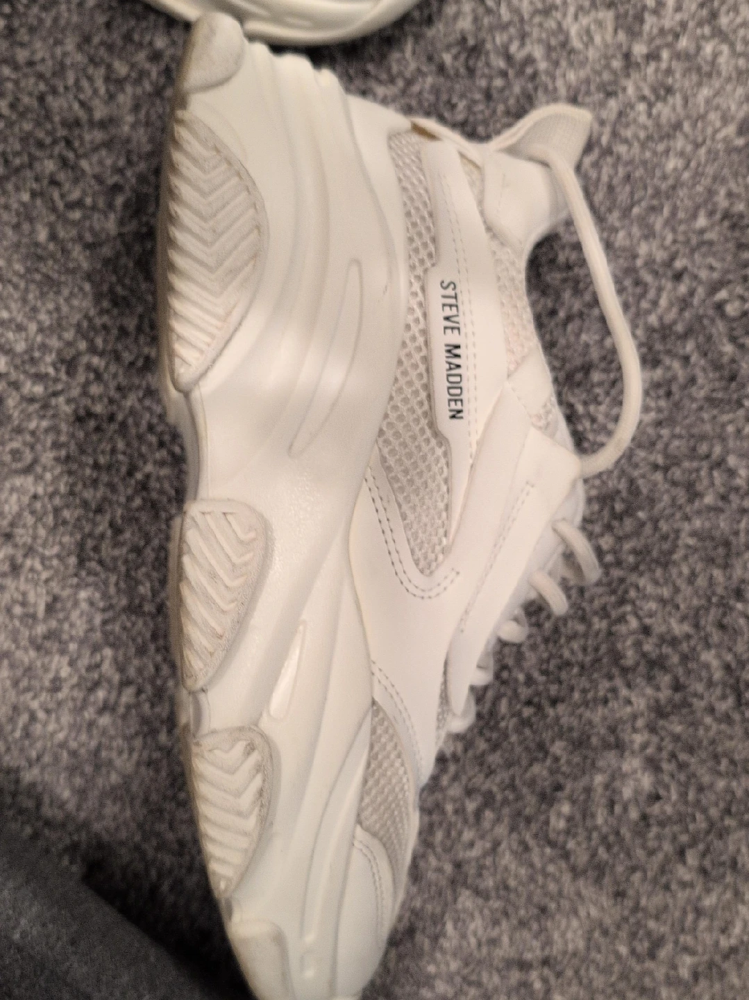 Steve Madden Women's Possession Sneakers White Size 7.5M
