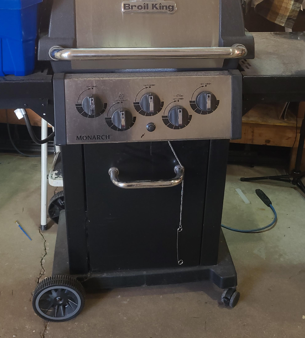 Broil King Monarch BBQ Grill thumbnail