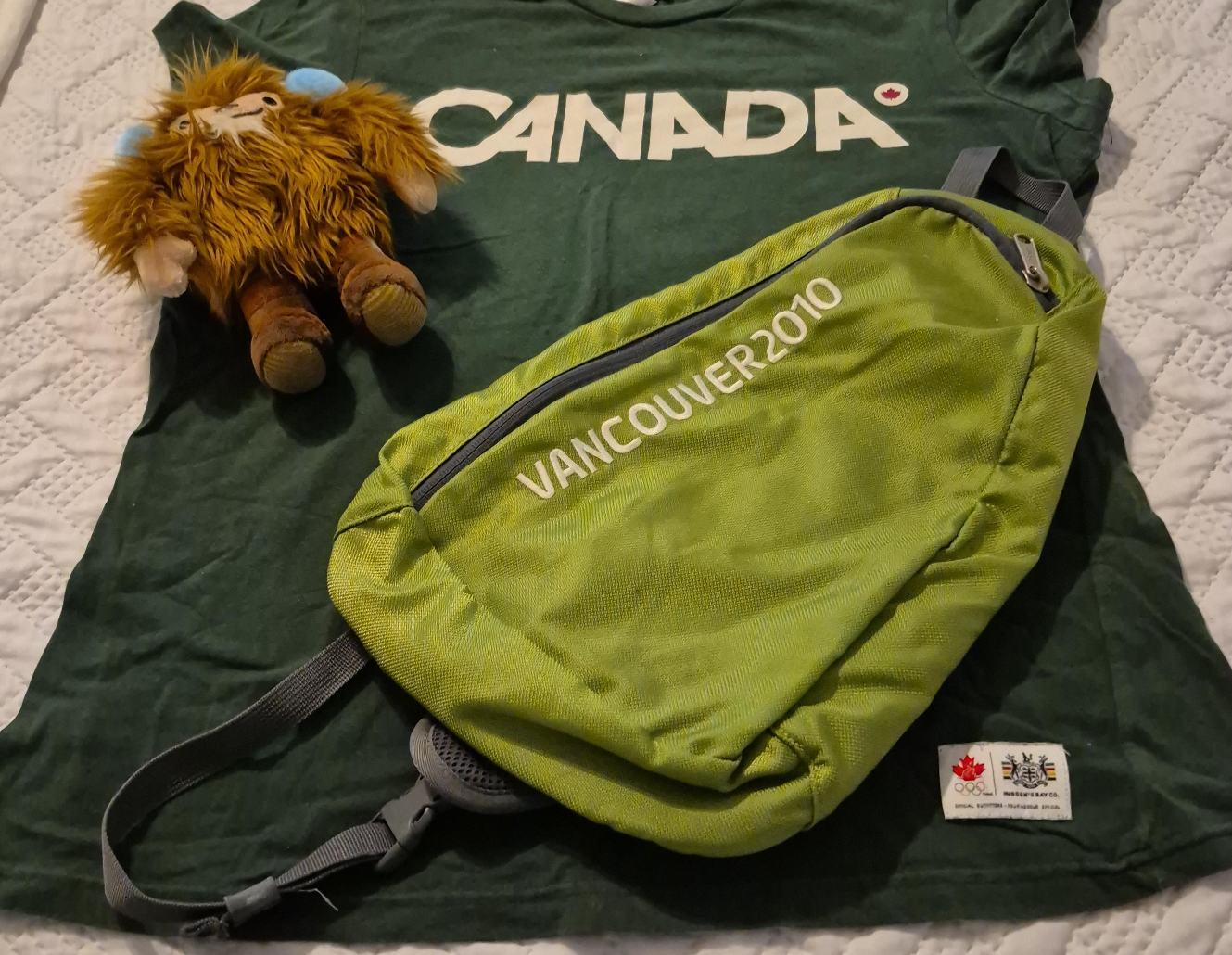 Vancouver 2010 Canada T-Shirt and Bag Set