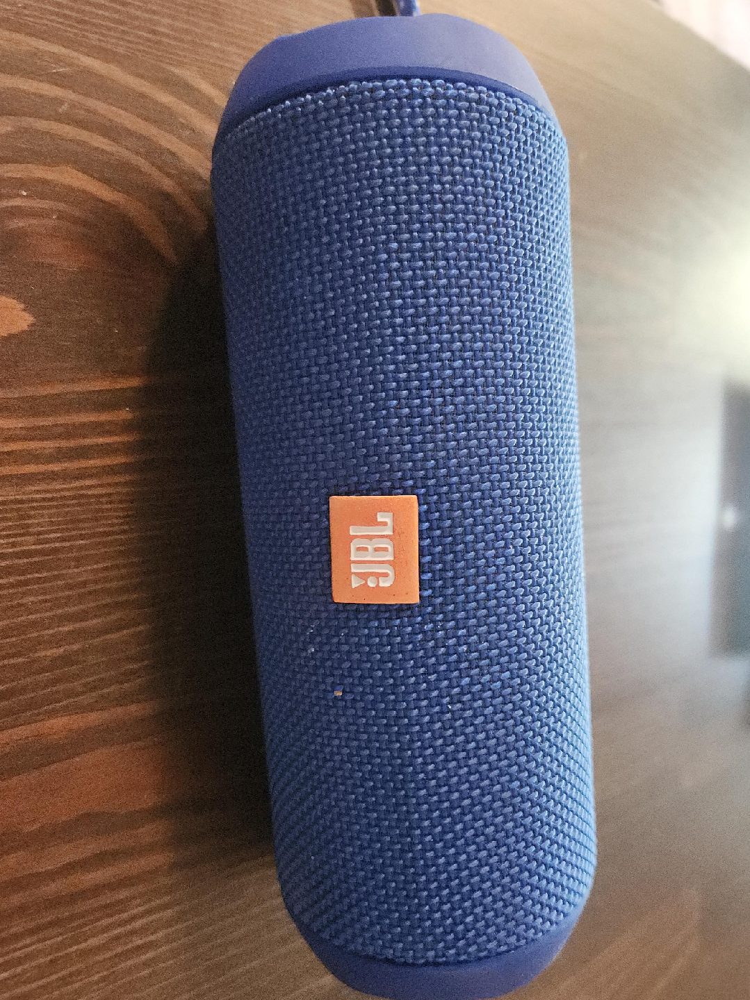 JBL Flip 4 Blue Portable Bluetooth Speaker thumbnail