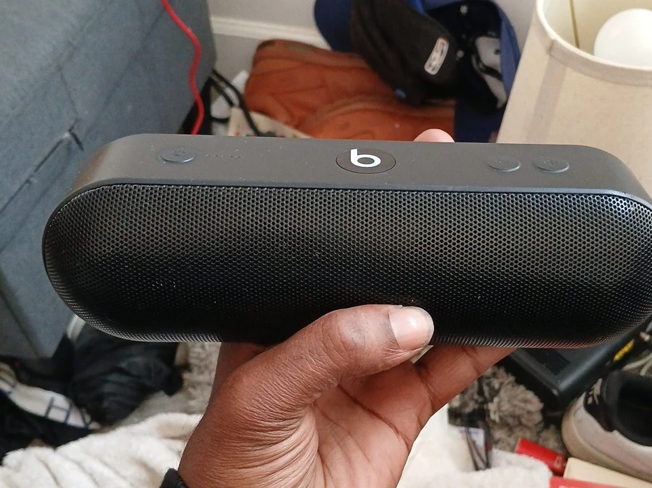 Beats Pill 2.0 Black Portable Wireless Speaker thumbnail