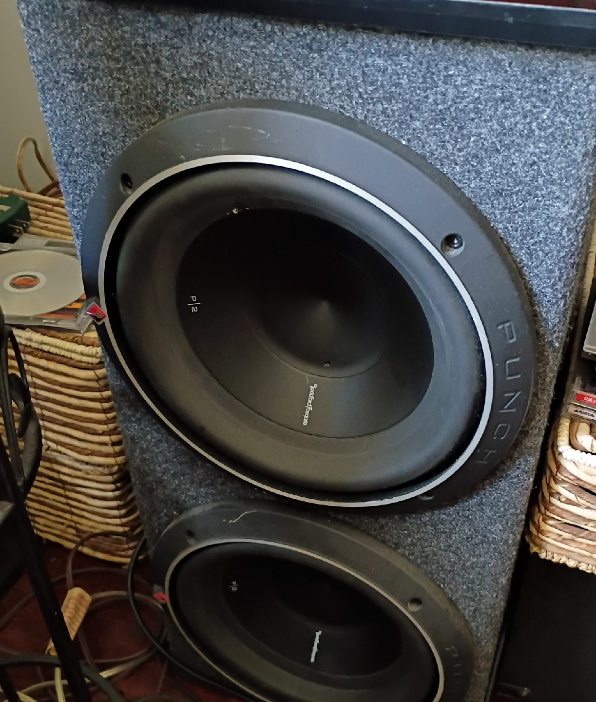 Rockford Fosgate Punch P2 Subwoofer Box - photo 2