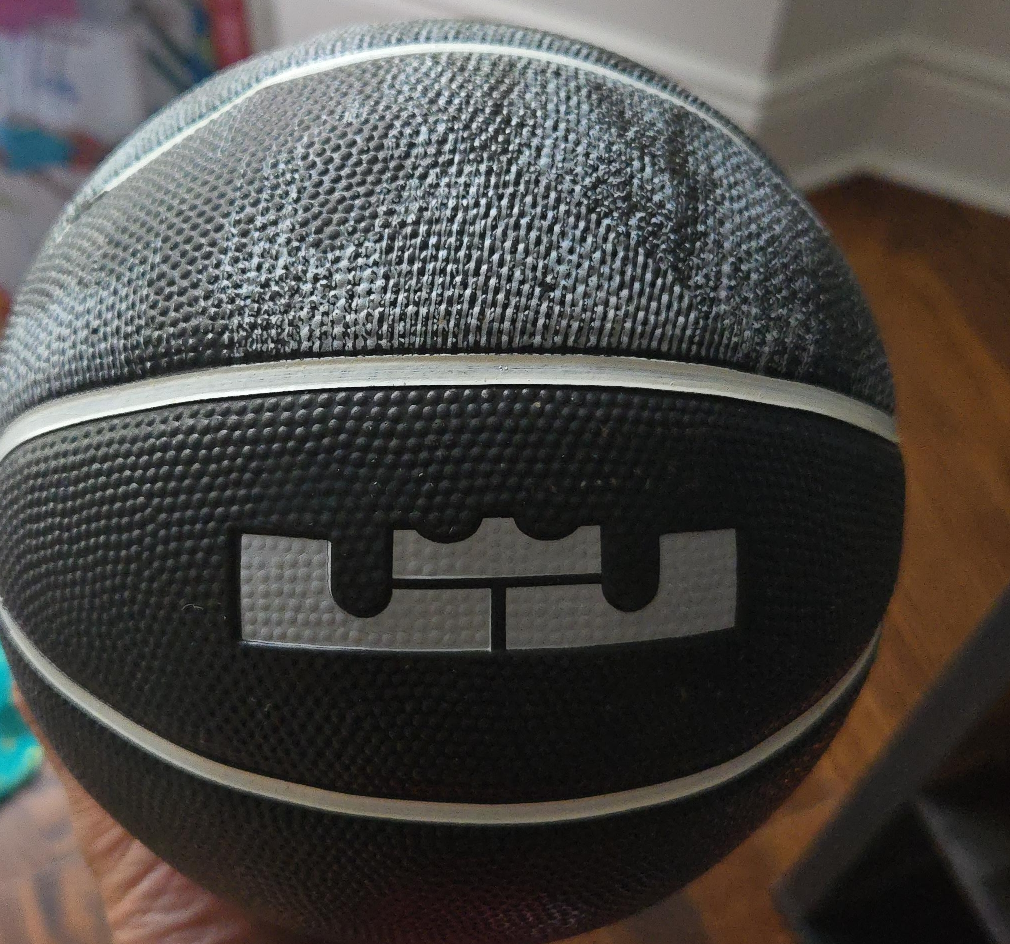 Nike LeBron mini Basketball thumbnail