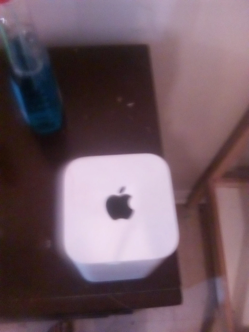 Apple AirPort Extreme Base Station thumbnail