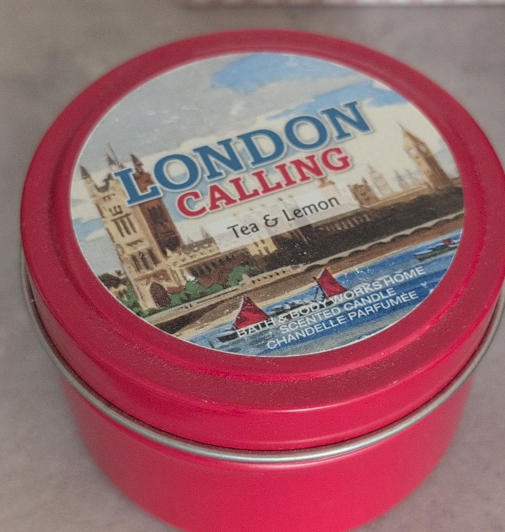 Vintage Bath & Body Works London Calling Tea & Lemon Candle 4oz thumbnail