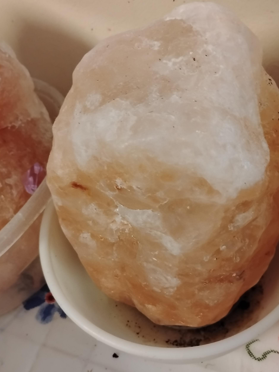 Himalayan Salt Lamp image indicator(1)