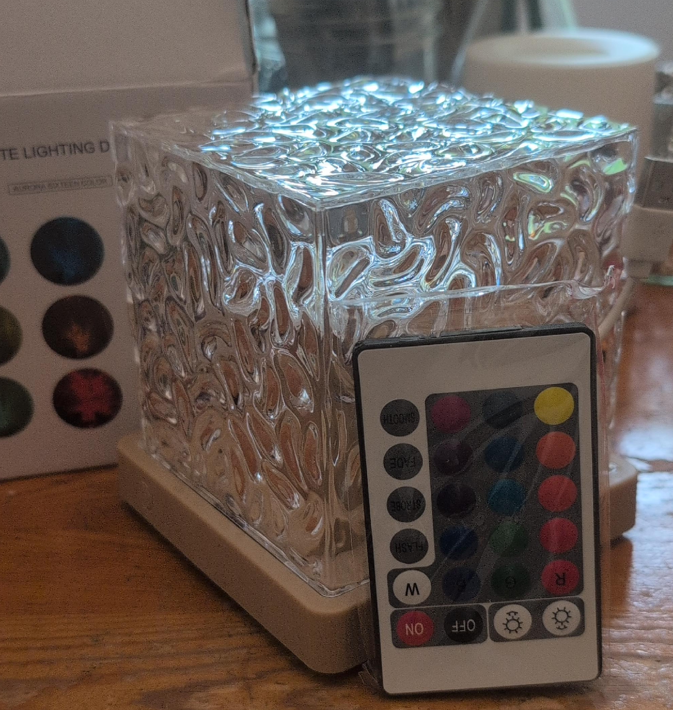 Aurora Sixteen Color Lighting Cube image indicator(1)