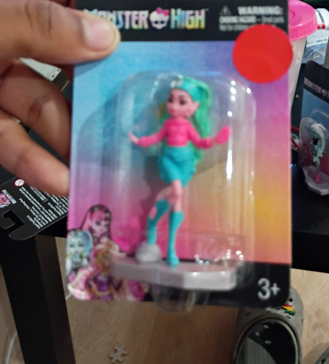 New Monster High Lagoona Blue Figurine image indicator(1)