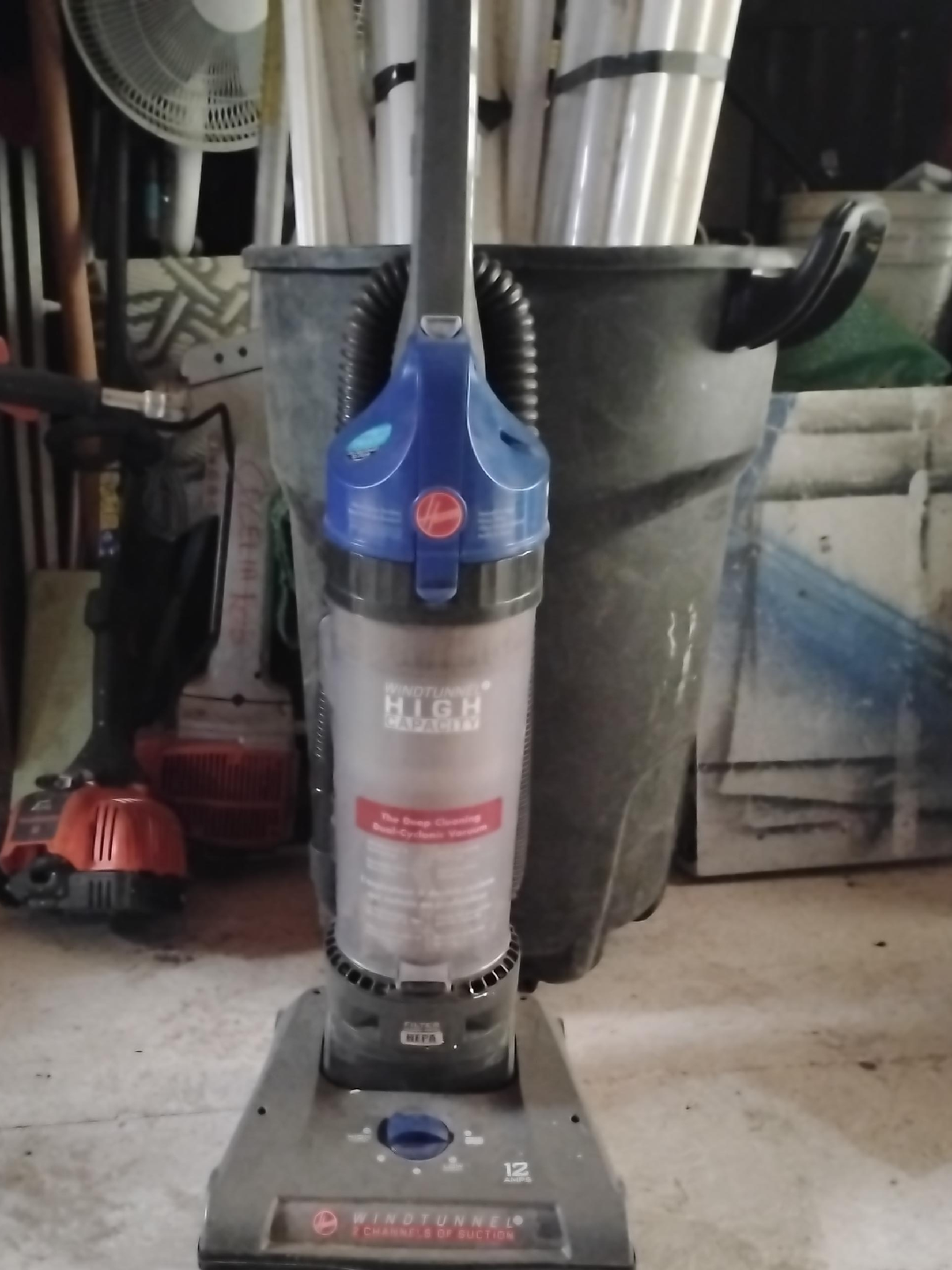 Hoover WindTunnel High Capacity Vacuum image indicator(1)