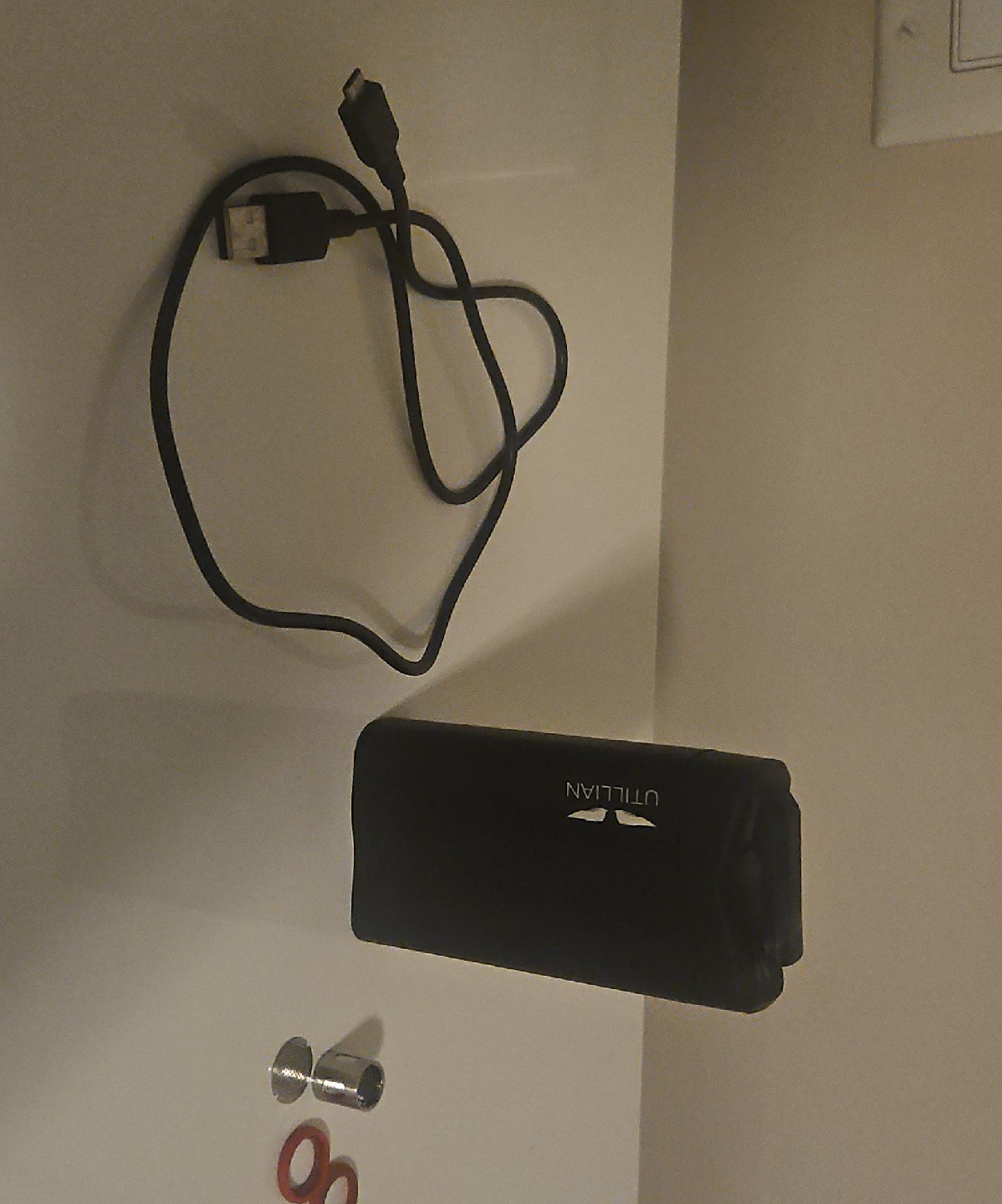 Utillian 722 Vaporizer with Charger thumbnail