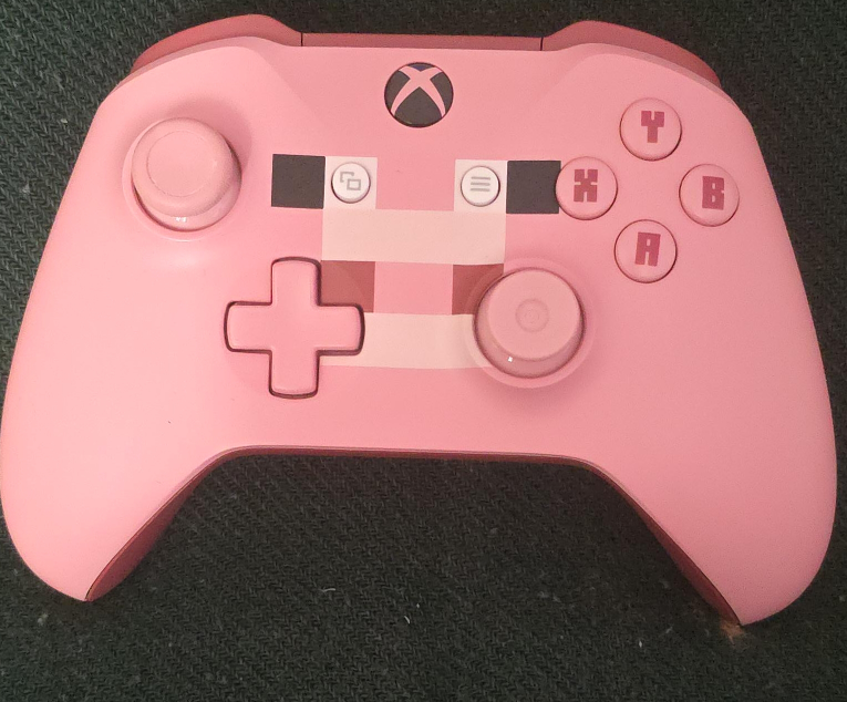 Pink Pig Minecraft Special Edition Xbox Wireless Controller image indicator(1)
