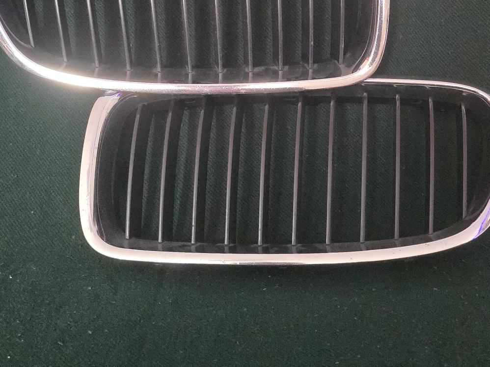 OEM 3 Series BMW Chrome Grille image indicator(2)