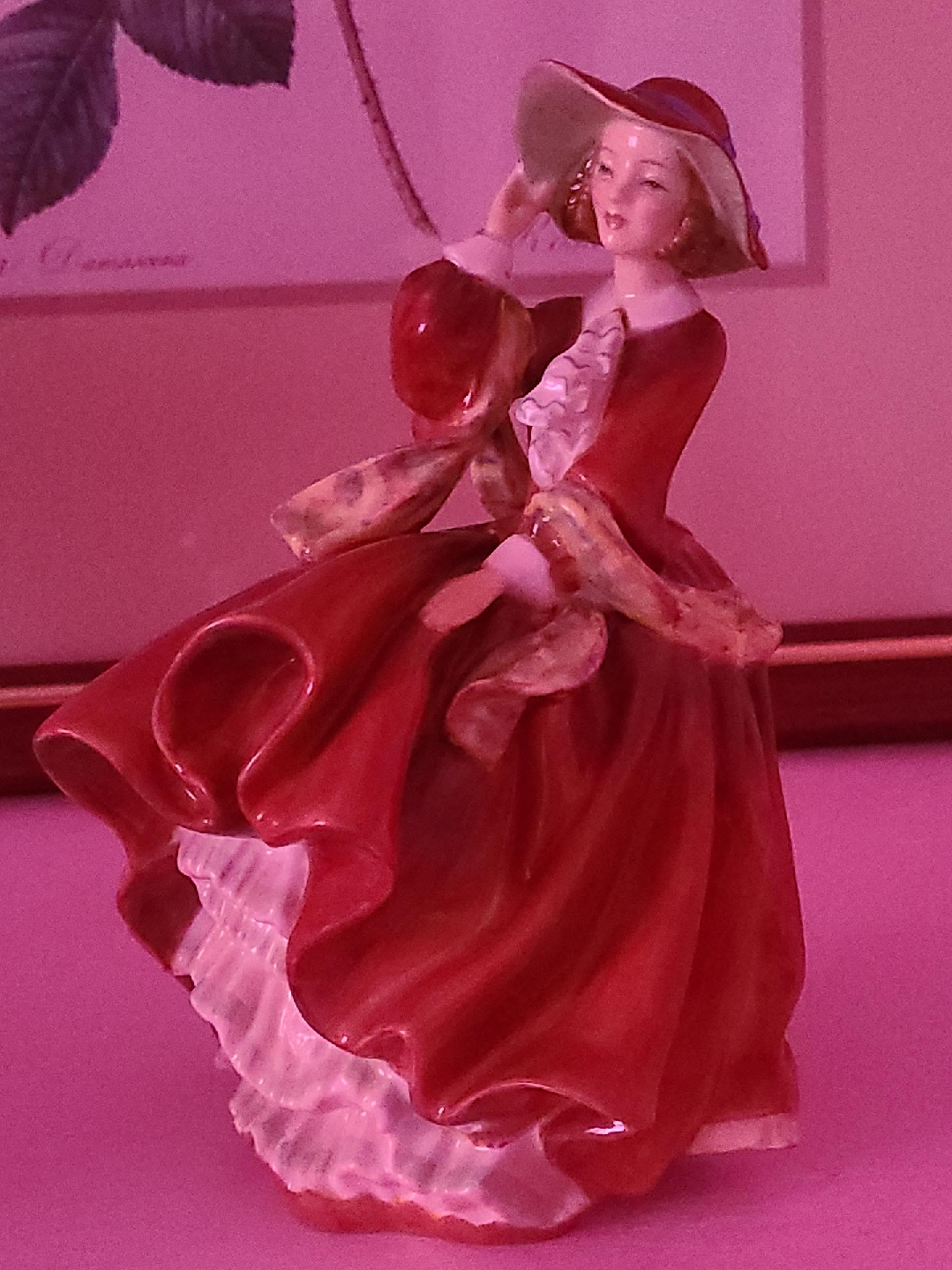 Royal Doulton Figurine - Top o' the Hill image indicator(1)