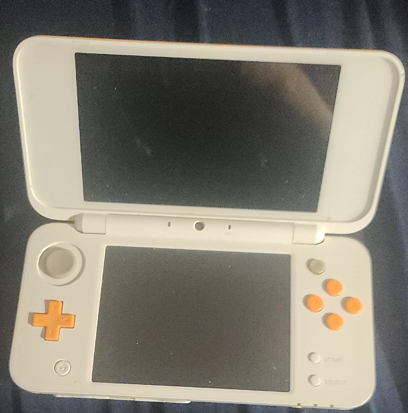 Nintendo 2DS handheld console - White & Orange thumbnail