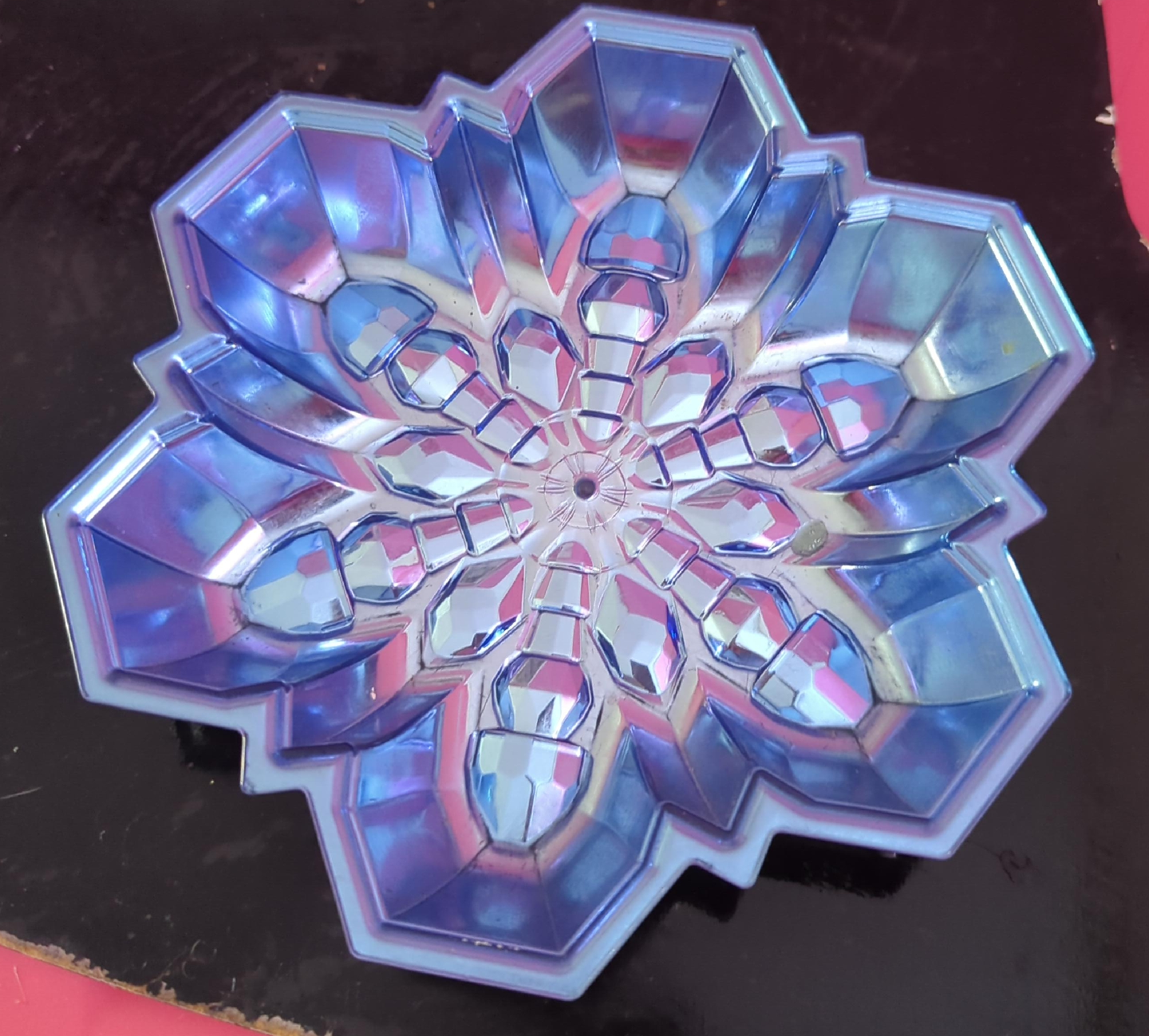 Decorative plastic l Snowflake Dish thumbnail