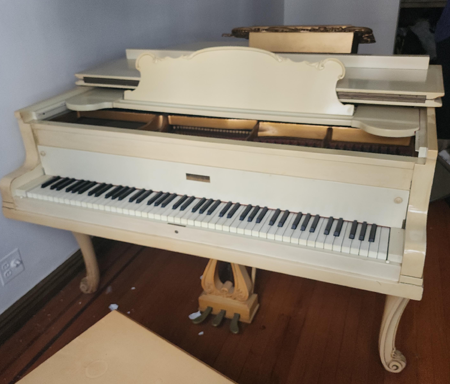 Upright Piano - Cream Color thumbnail