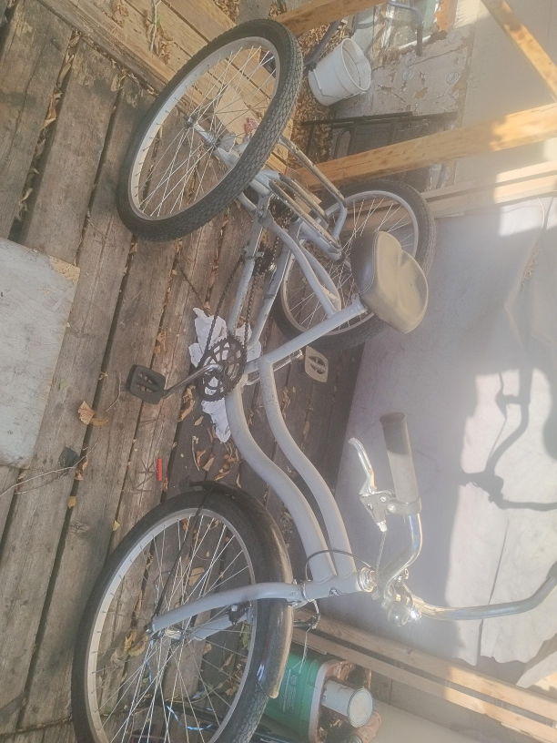 Grey Cruiser Bike thumbnail