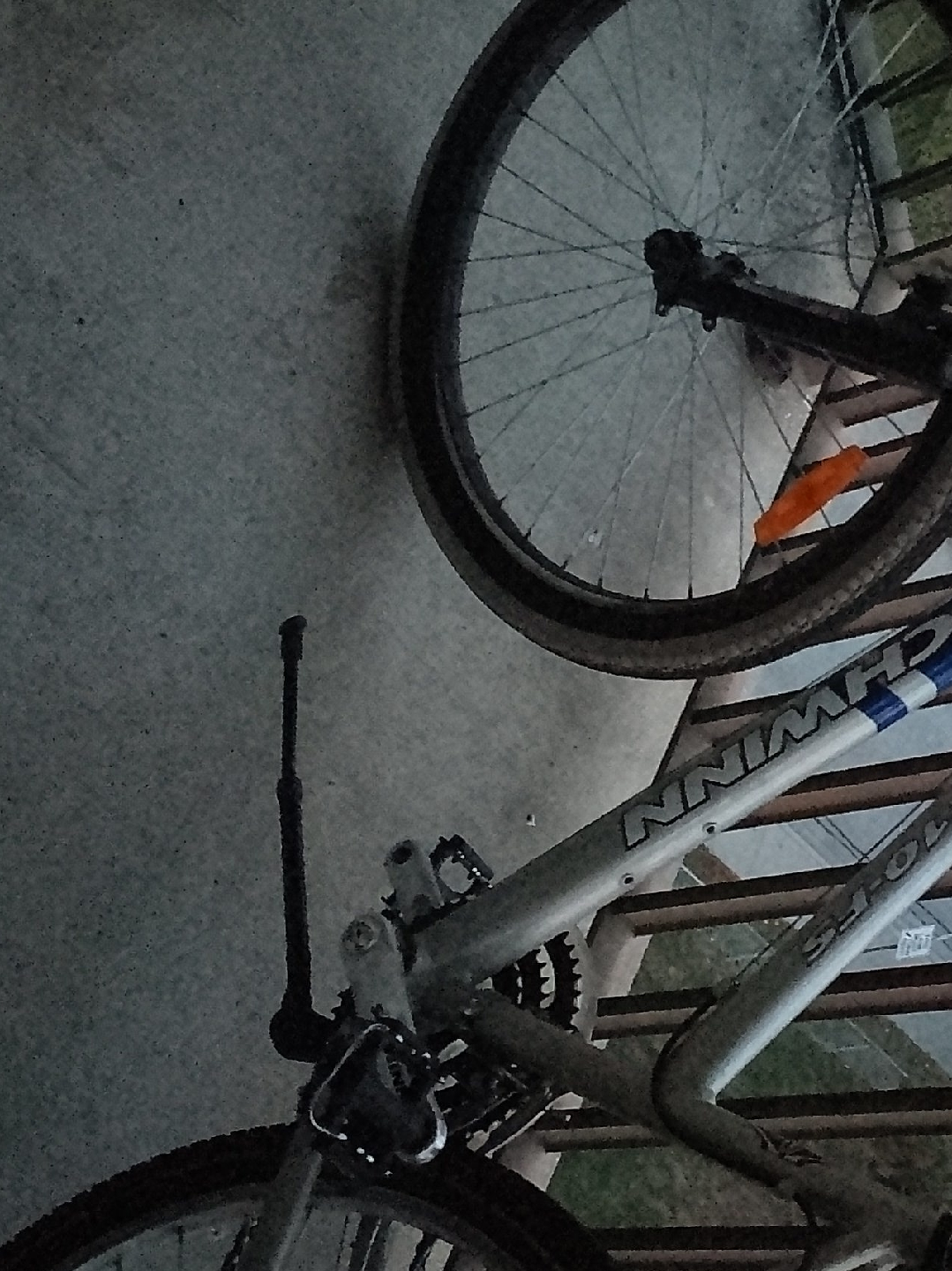 Schwinn 210-FS Silver Mountain Bike thumbnail