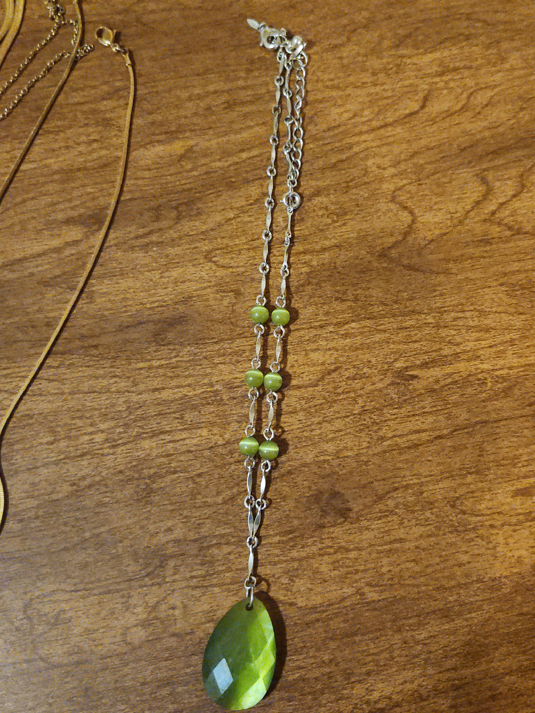 Green Stone Pendant Necklace thumbnail
