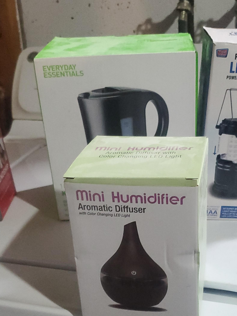 Mini Humidifier Aromatic Diffuser with LED Light thumbnail
