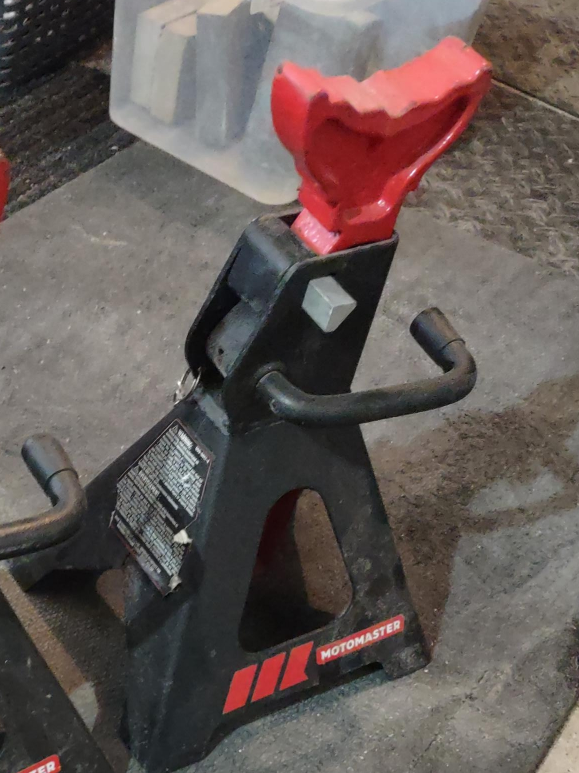 MotoMaster Jack Stand thumbnail