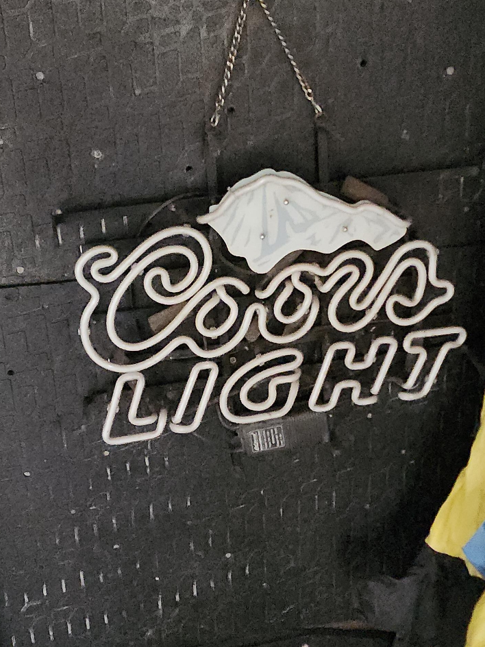Coors Light Neon Sign image indicator(1)