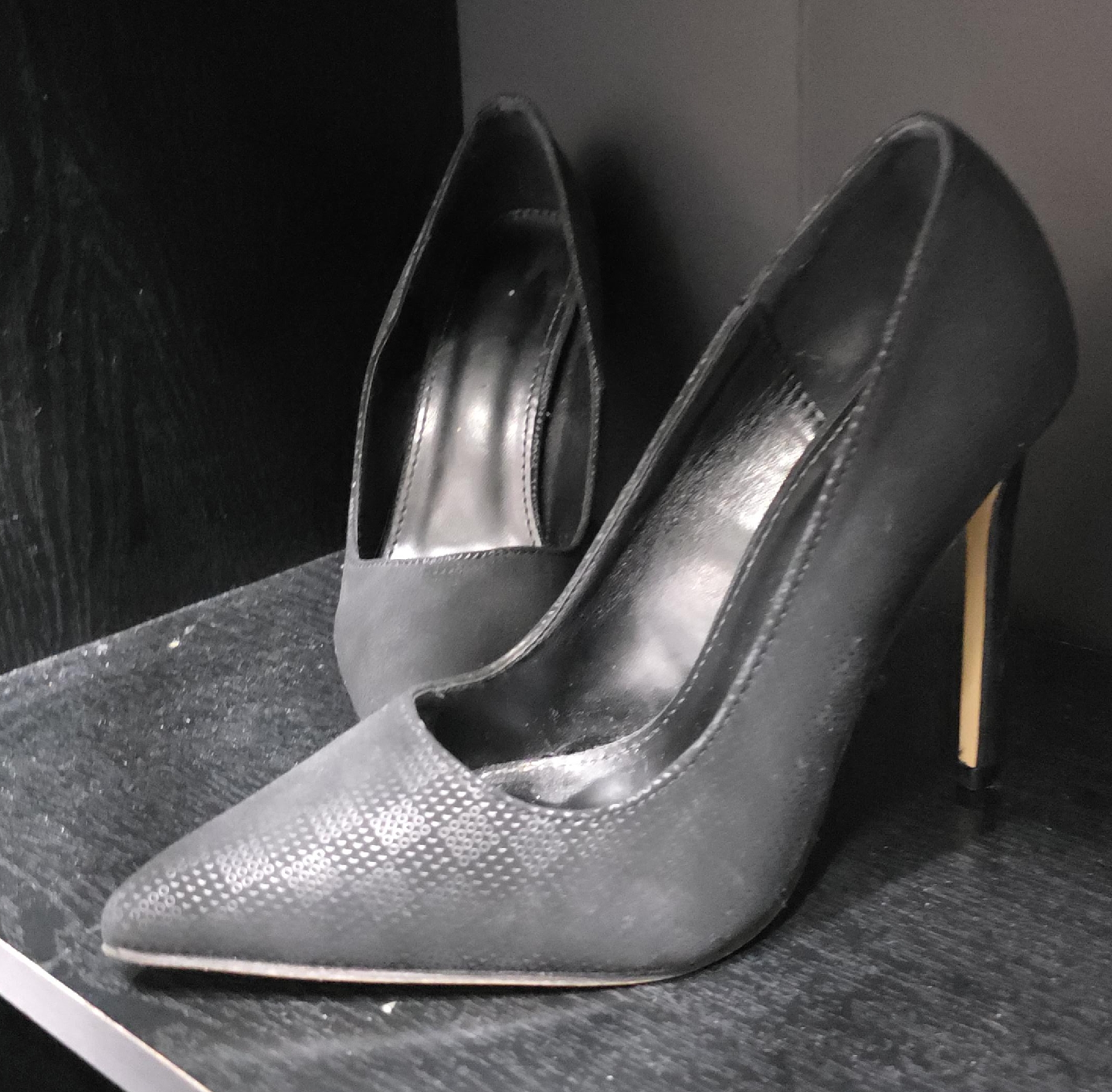 Black Pointed Toe Heels thumbnail