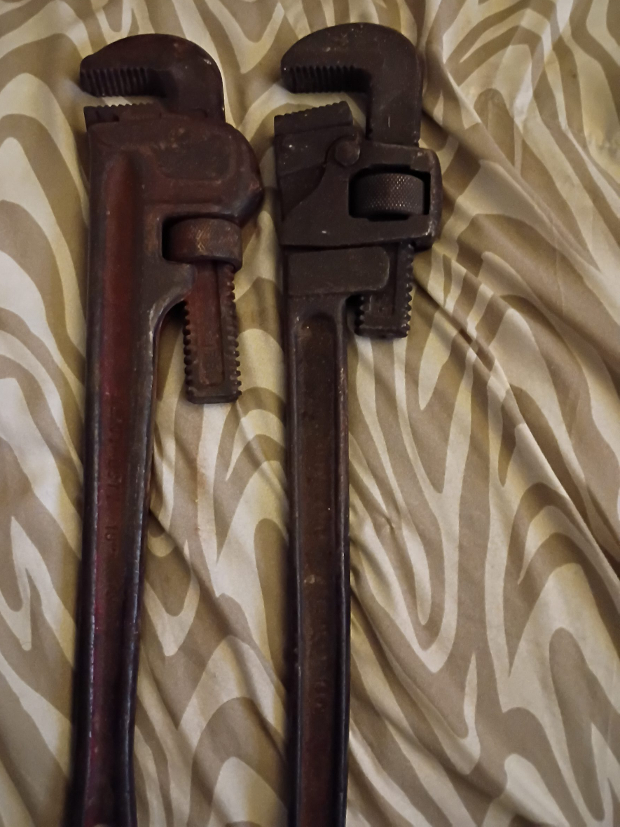 2x Pipe Wrenches - 14 inch & 18 inch