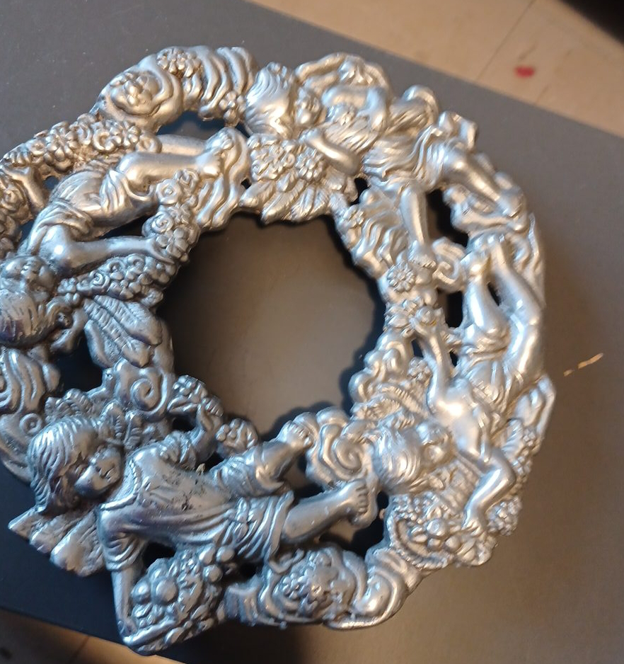 Silver Cherub Wreath thumbnail