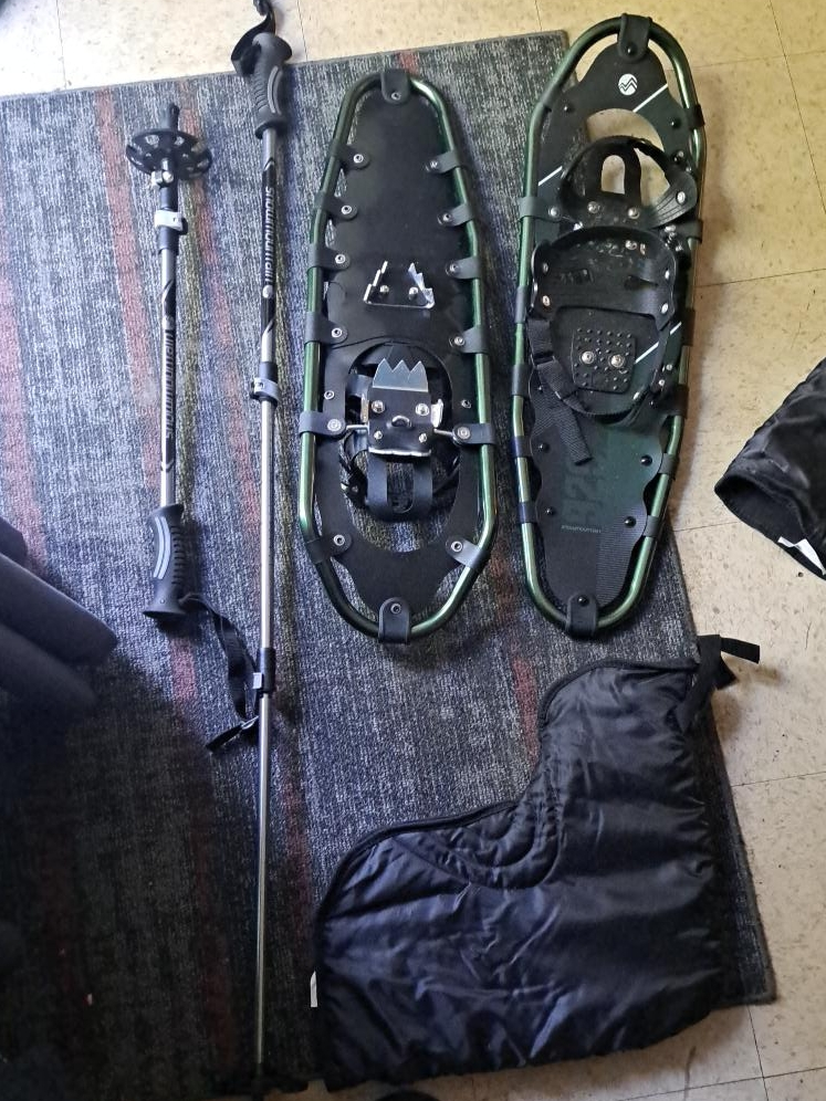 Snow Mountain Snowshoes with Poles & Bag thumbnail