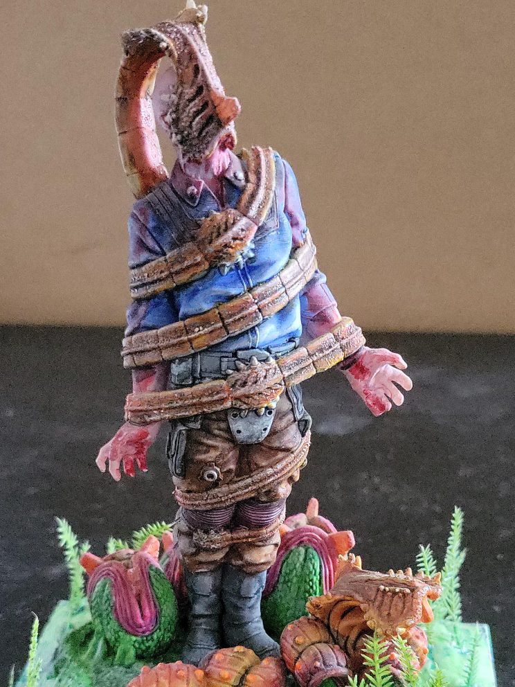 Uniqye 3D Printed Hand-Painted Sci-fi Figurine thumbnail