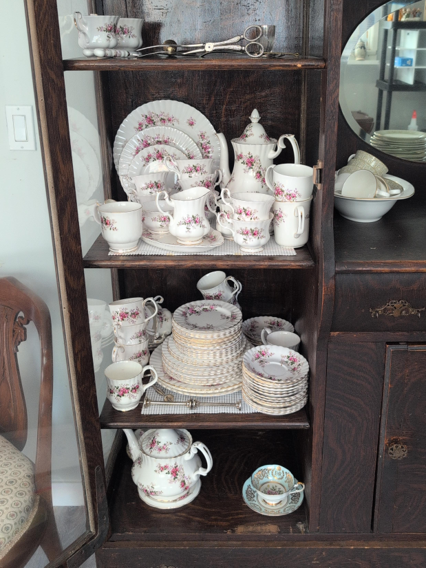 Royal Albert Tea Set with Pink Roses thumbnail