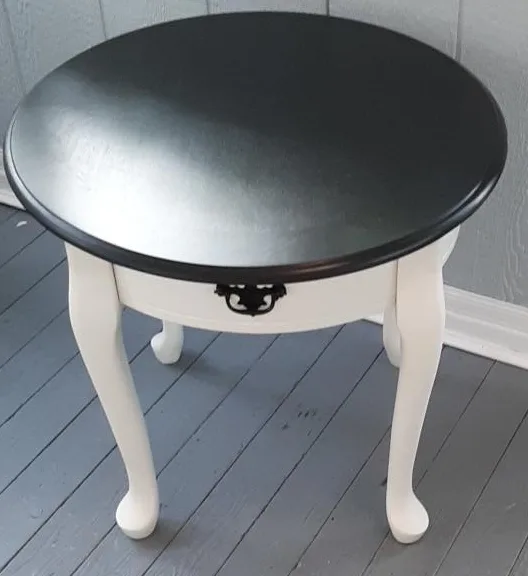 Set of 2 round side tables- Black Top, White Legs